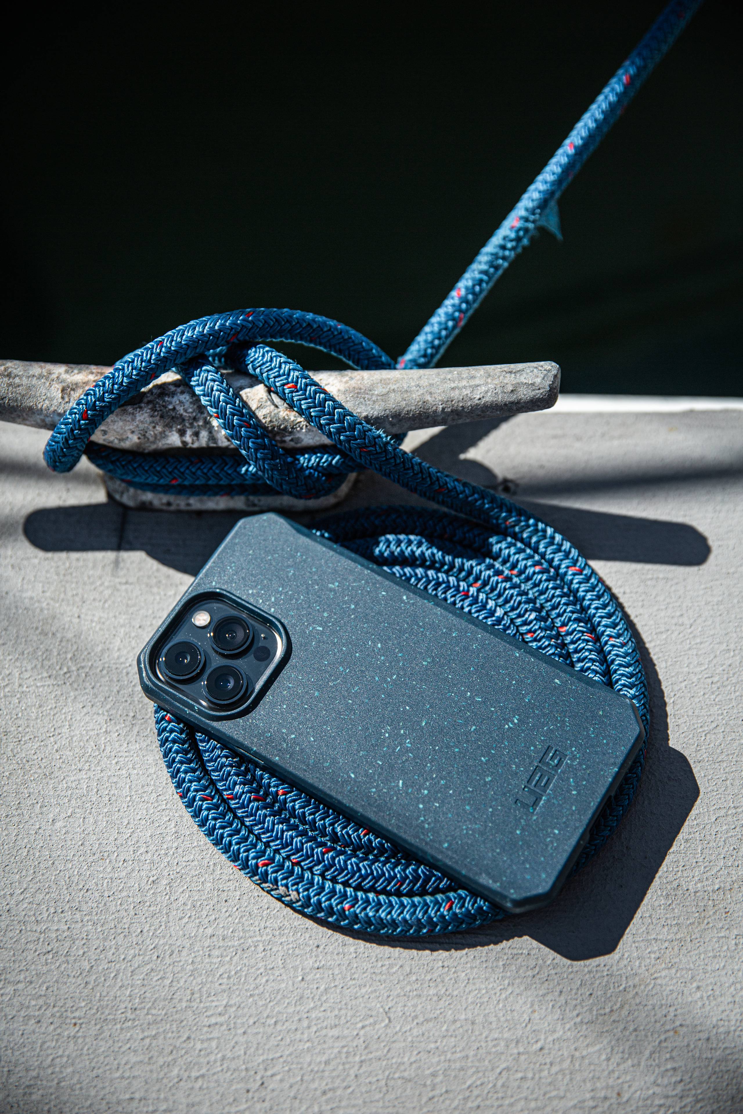 UAG Outback iPhone 13 Pro Max Bio-Hülle Fallschutz