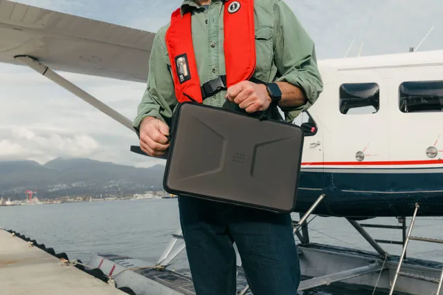 UAG Civilian 14" Laptop Sleeve Tasche Grau mit Griff