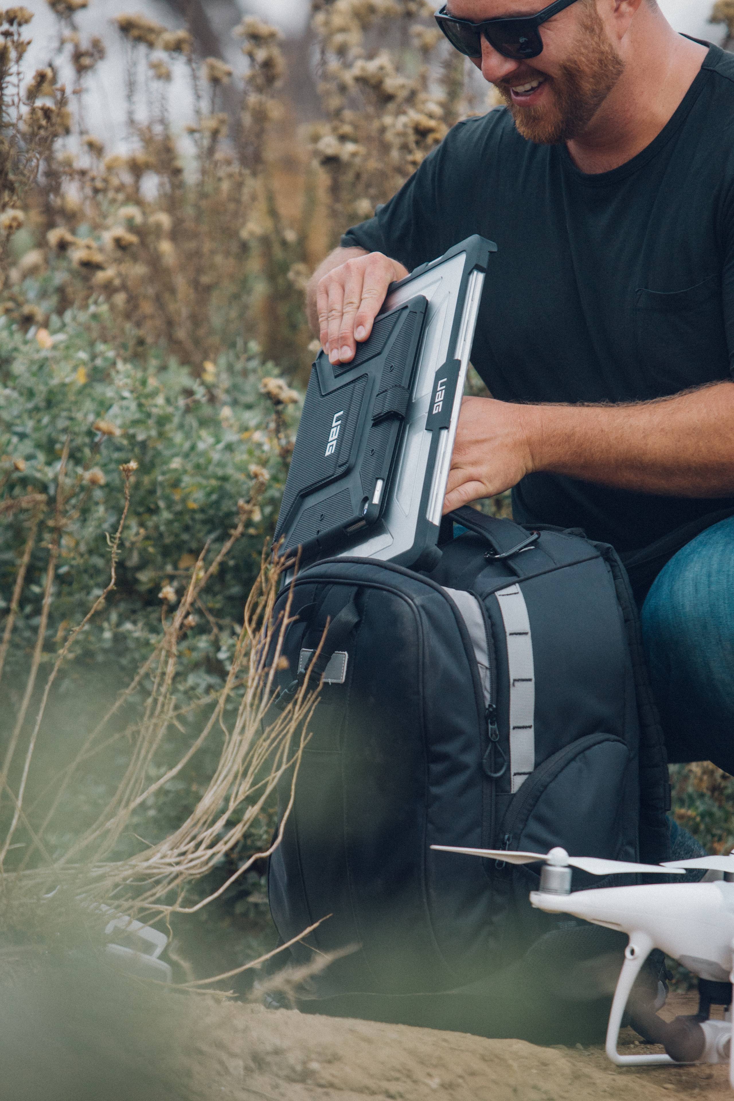 UAG Metropolis SE iPad 10.2 Hülle 7.Gen 2019 mit Ständer