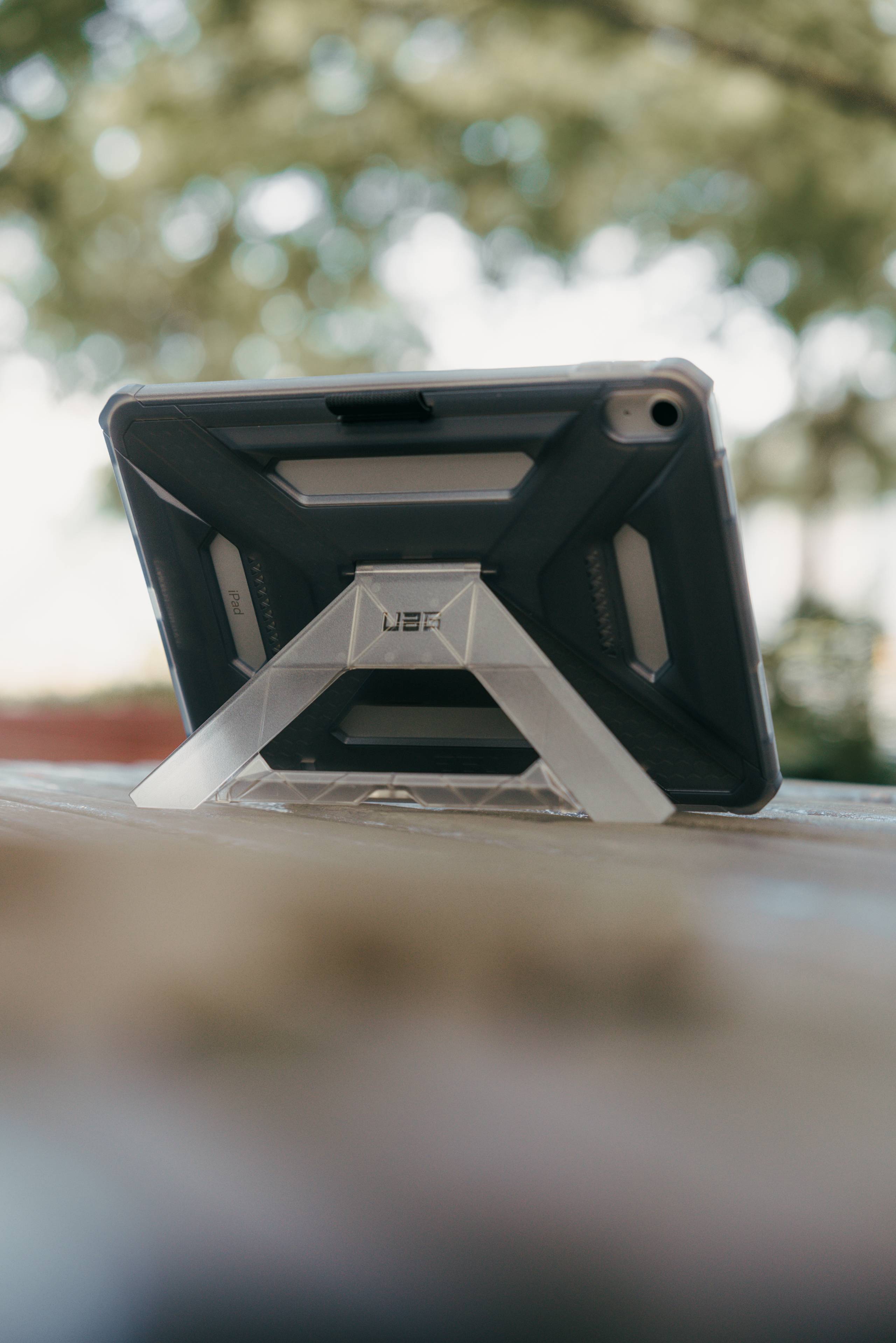 UAG Scout Plus iPad Hülle iPad Pro 11 M5 2025 Kickstand robust