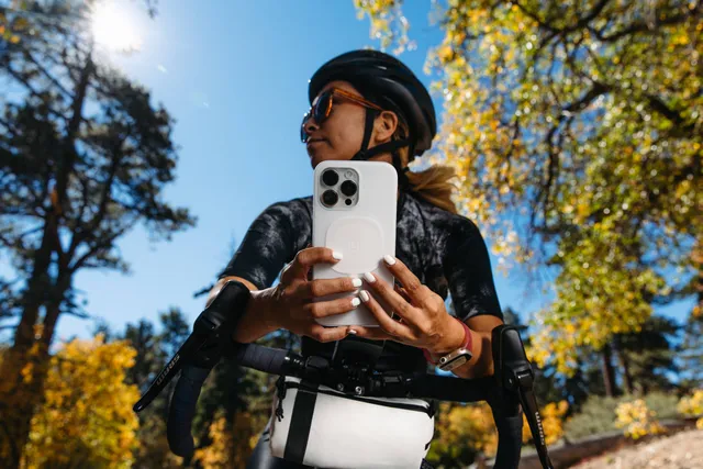 UAG Lucent 2.0 iPhone 14 Hülle MagSafe Fallschtz