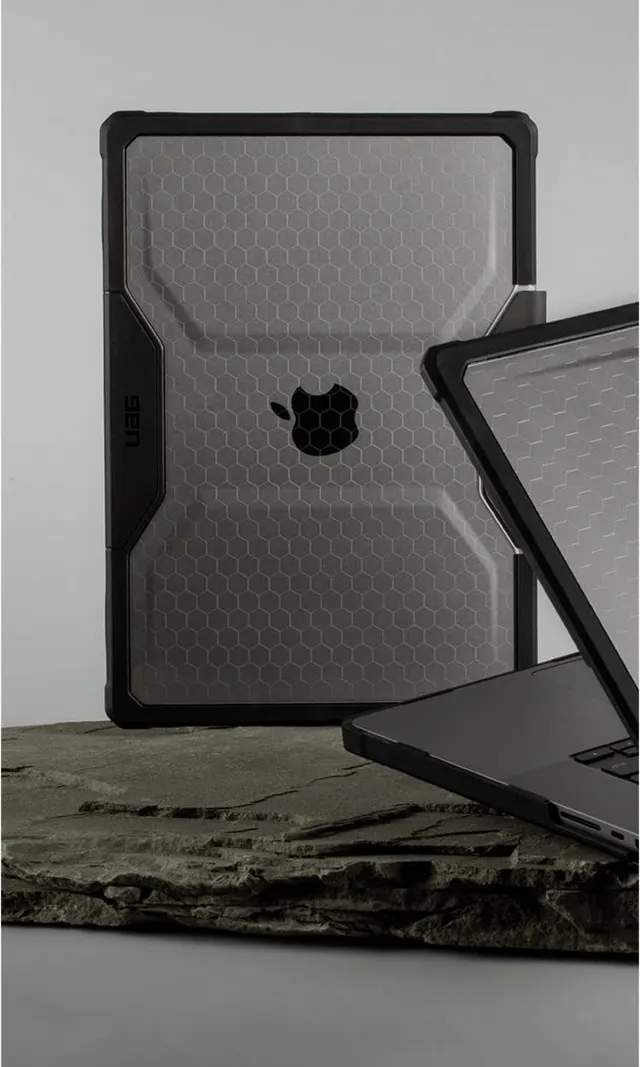 UAG Plyo MacBook Pro 16" Hülle M5 M4 M3 transparent