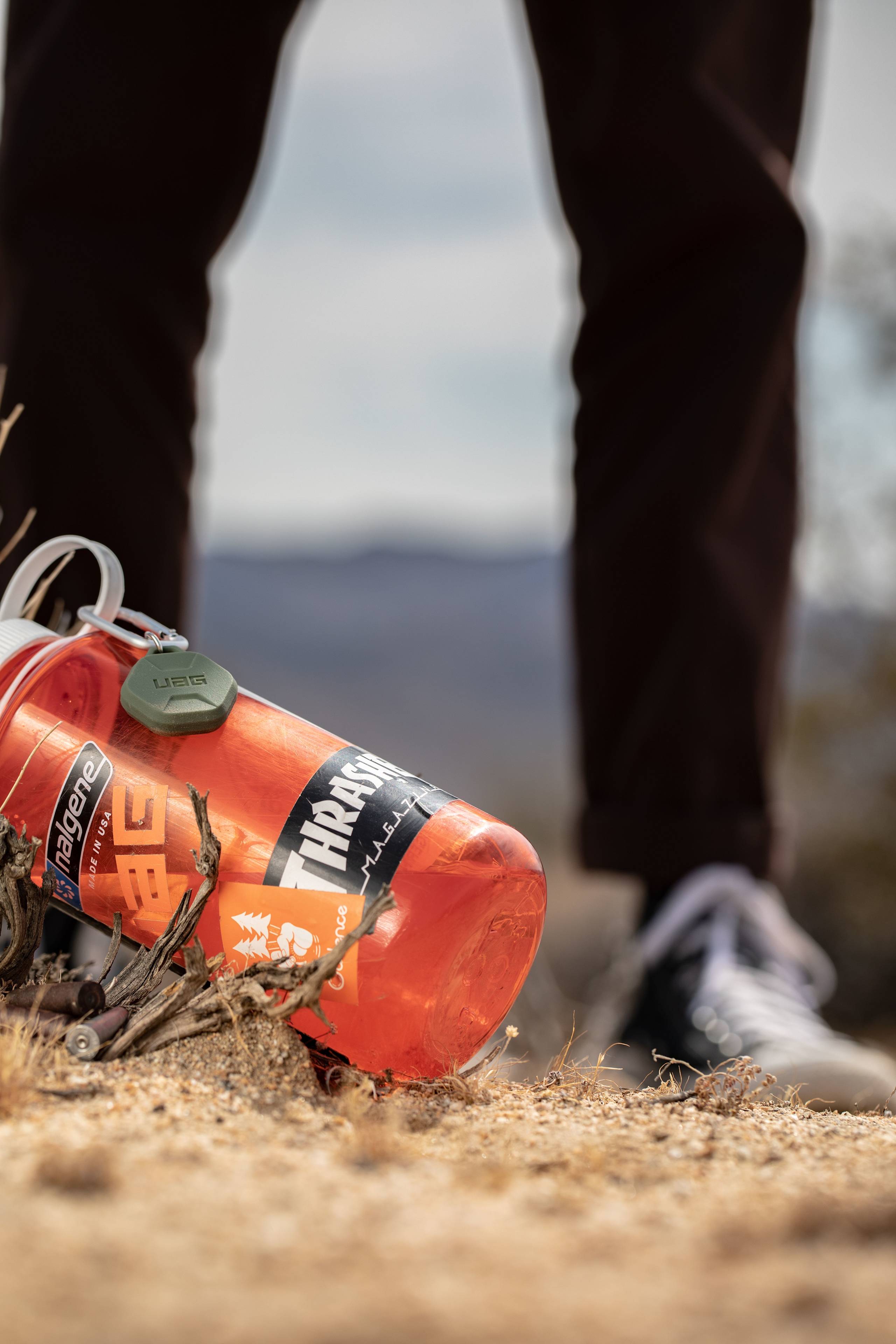 UAG Scout AirTag Anhänger Silikonhülle mit Karabiner schwarz