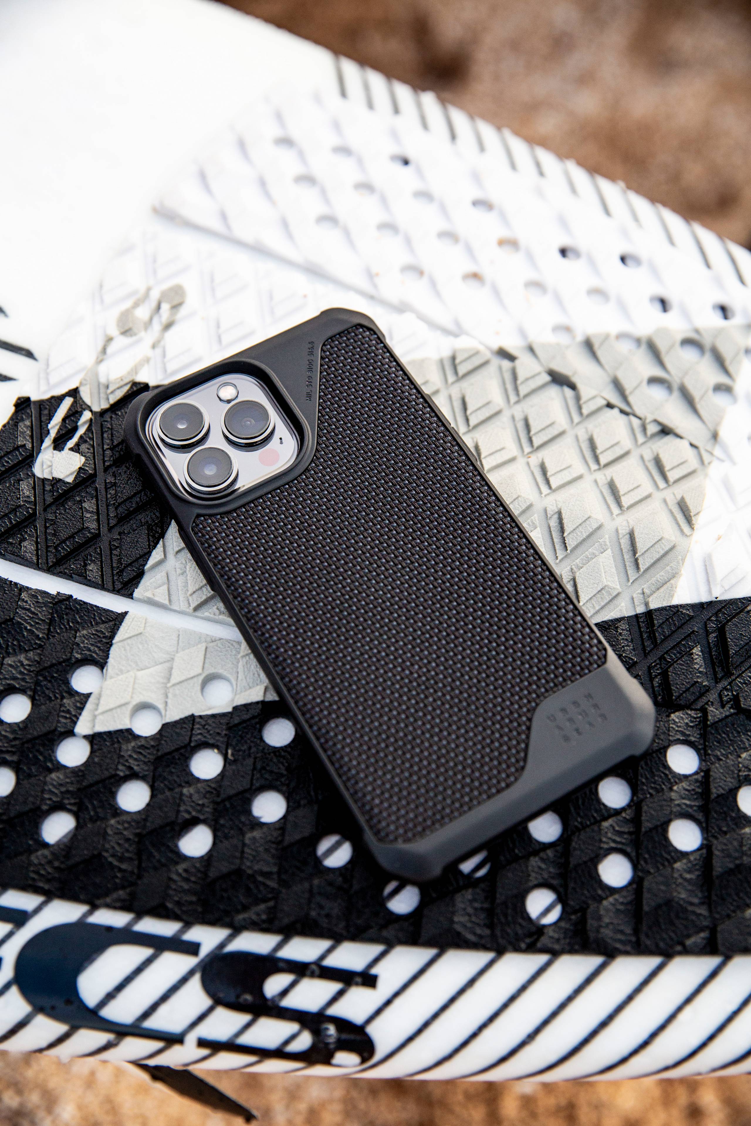 UAG Metropolis LT iPhone 13 Pro Hülle Kevlar schwarz