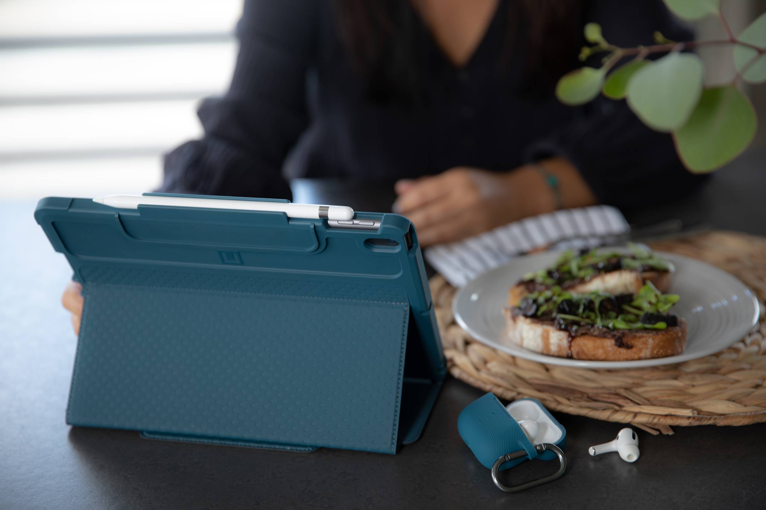 UAG Dot iPad 10.2 7 Gen Folio Case Hülle 2019