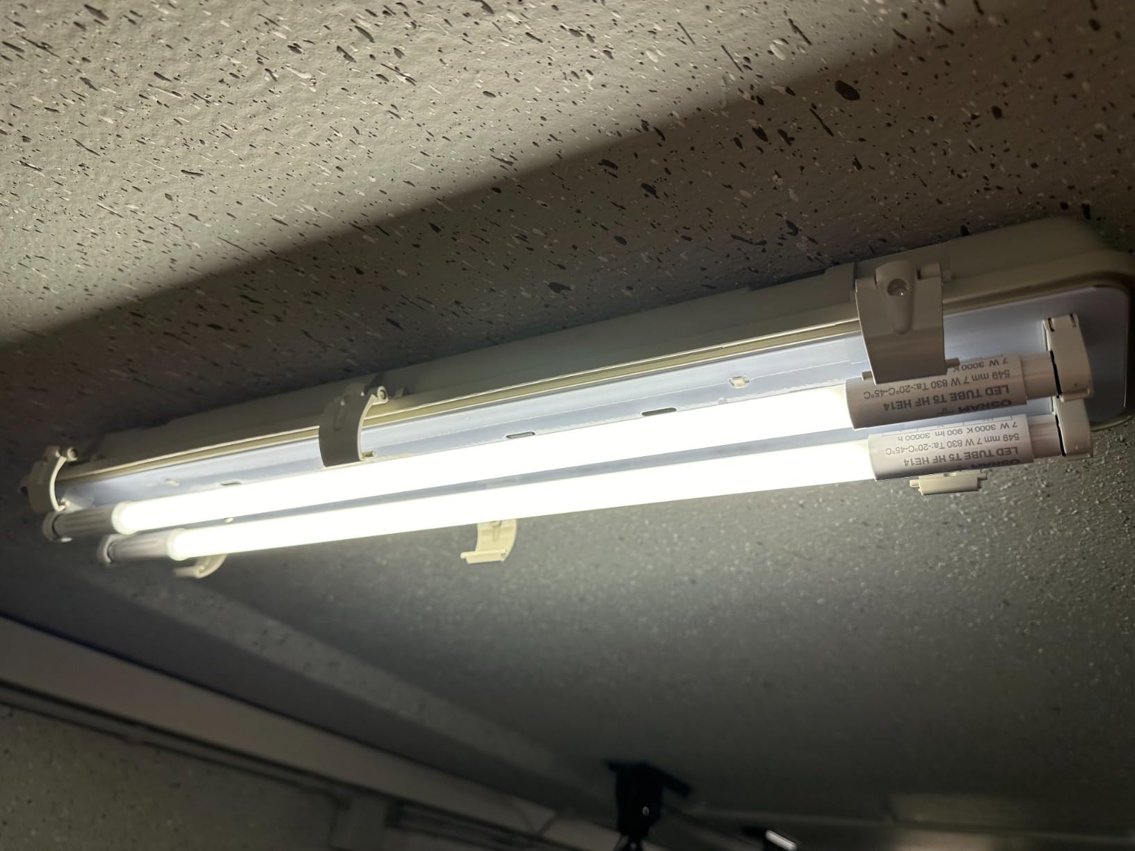 ams OSRAM SMART+ T5 HE14 LED-Röhre 549mm Warmweiß 10er-Pack 7W