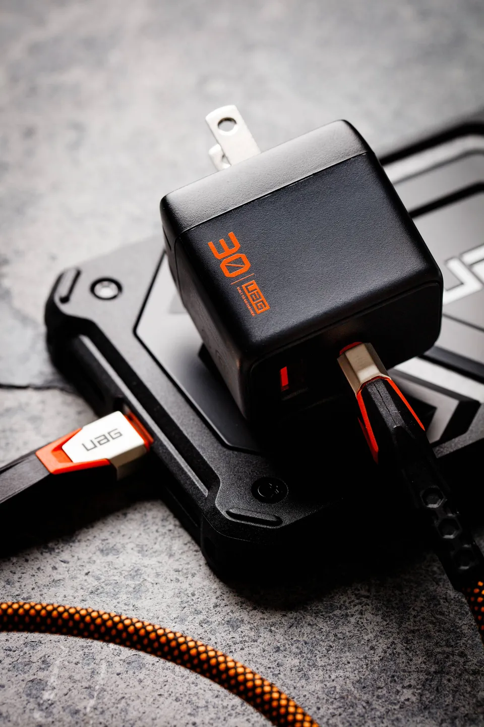 UAG SRGE 30W Wandladegerät 2-Port USB-C GaN