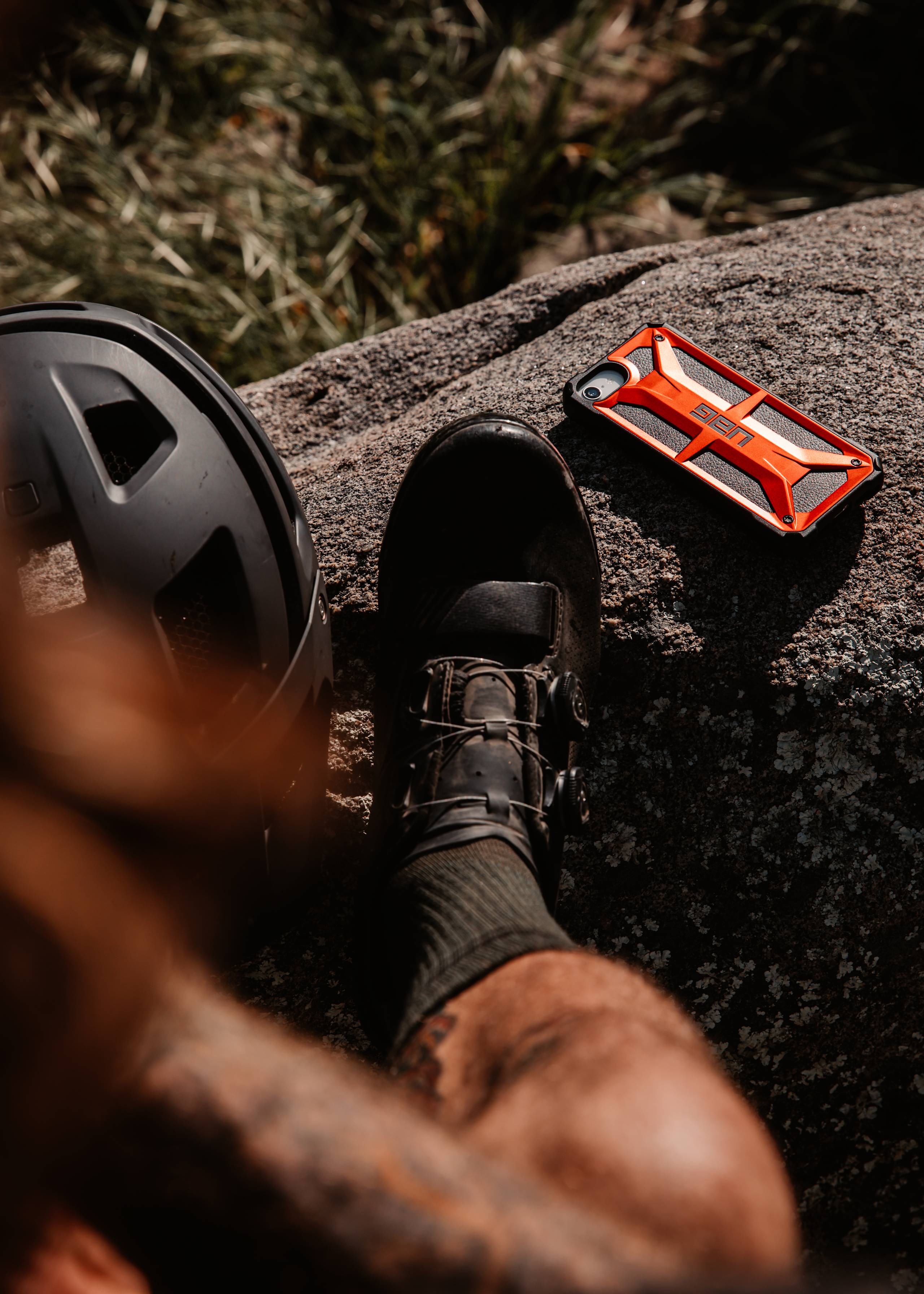 UAG Monarch iPhone SE 2022 Hülle robust Leder