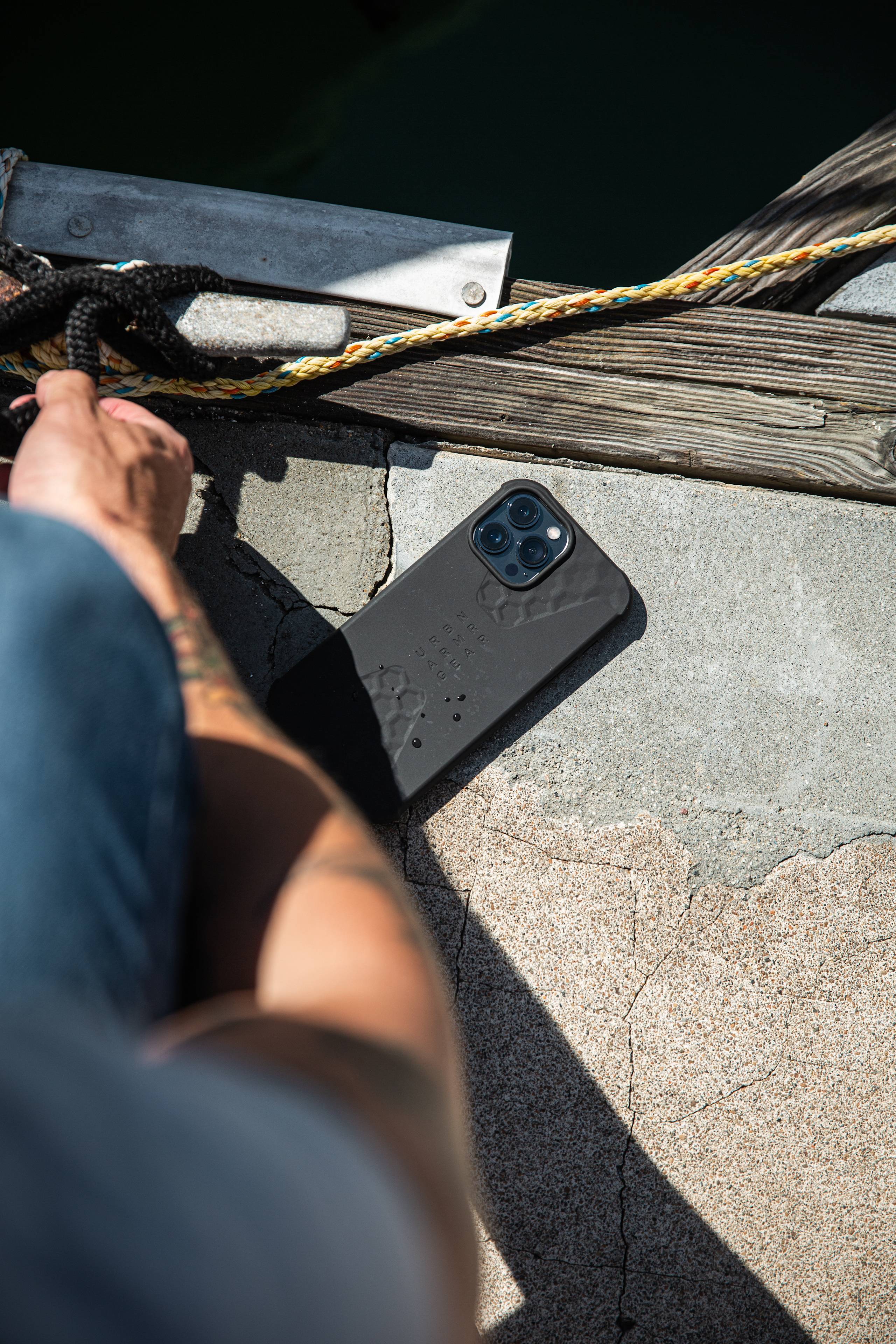 UAG Standard Issue iPhone 13 Pro 5G Hülle Silikon stoßfest