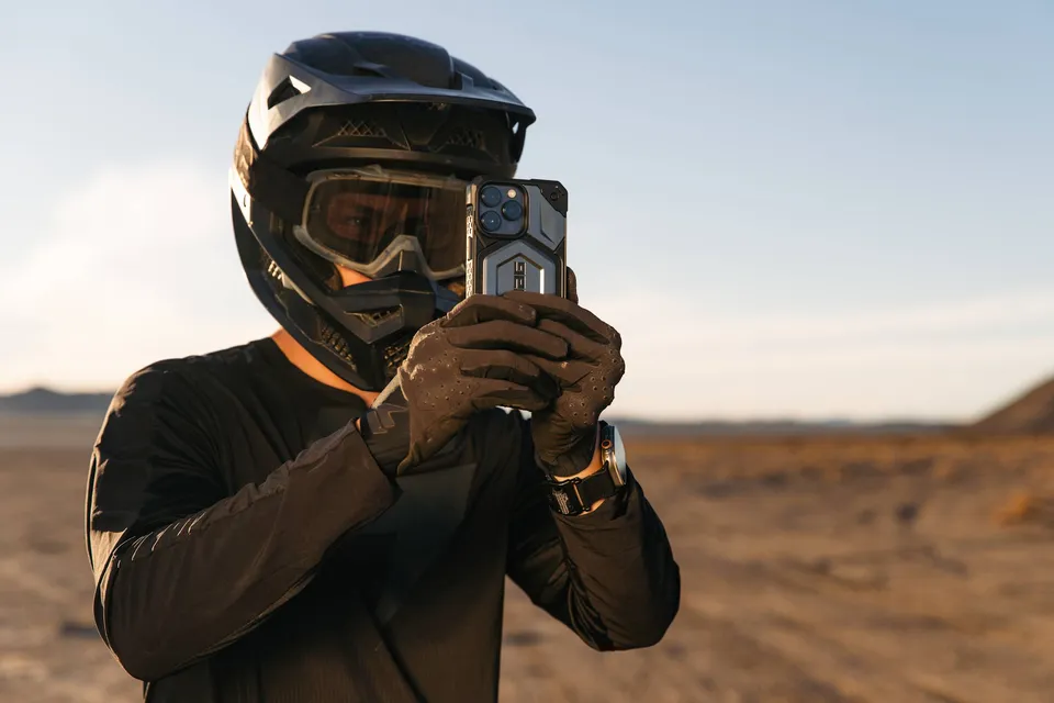 UAG Monarch Pro iPhone 14 Pro Max Hülle MagSafe stoßfest