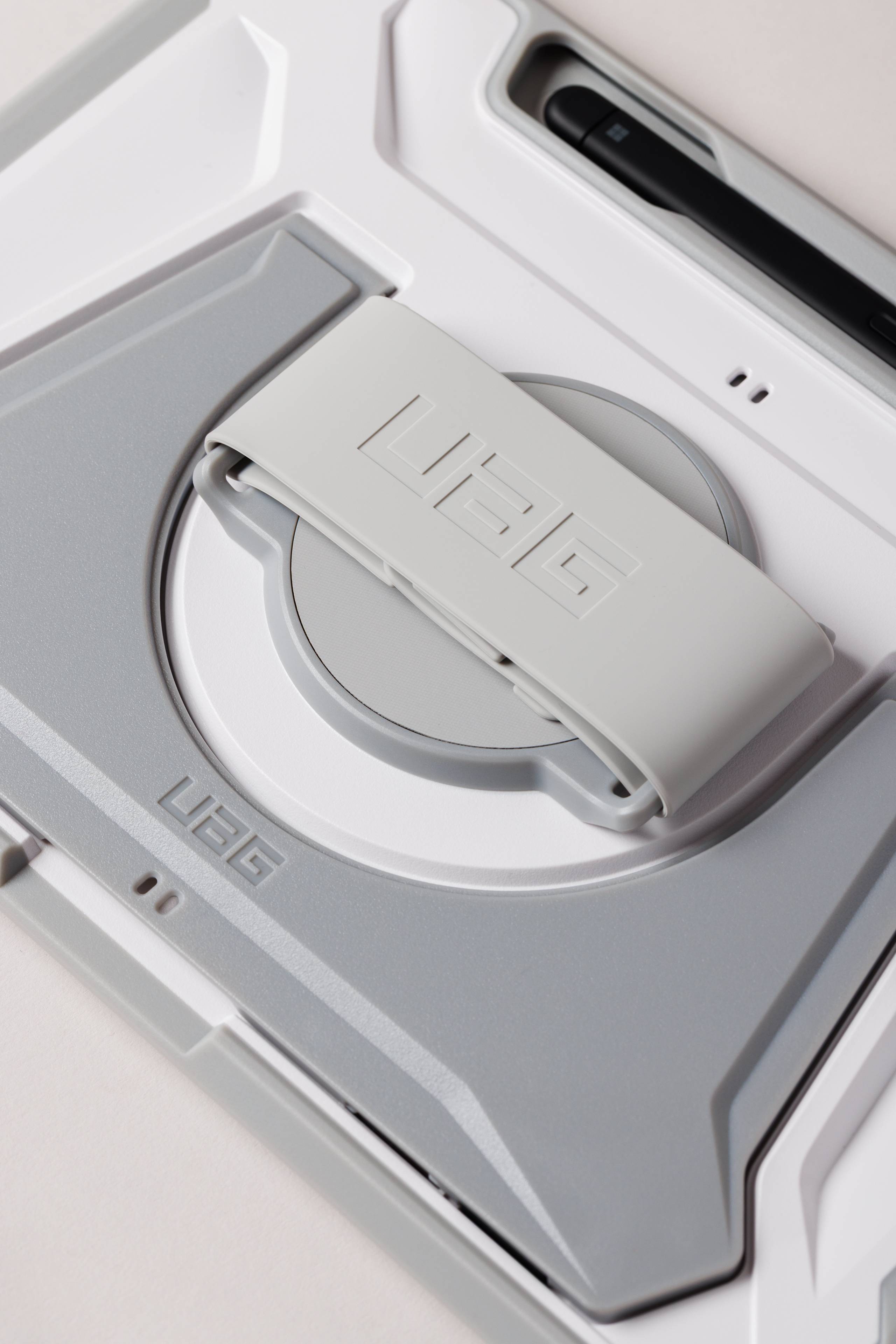 UAG Plasma Surface Pro 12" Healthcare Hülle mit Handschlaufe