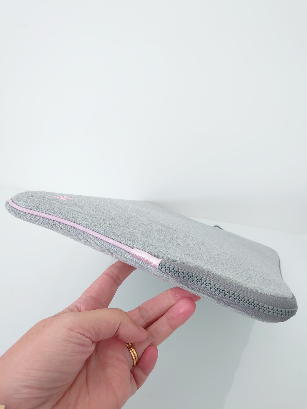 Mobilis Laptop Sleeve 14 Zoll Memory-Foam grau rosa