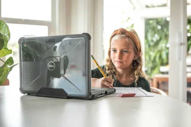 UAG Plyo Dell Chromebook 3100/3110 Laptop-Hülle klar