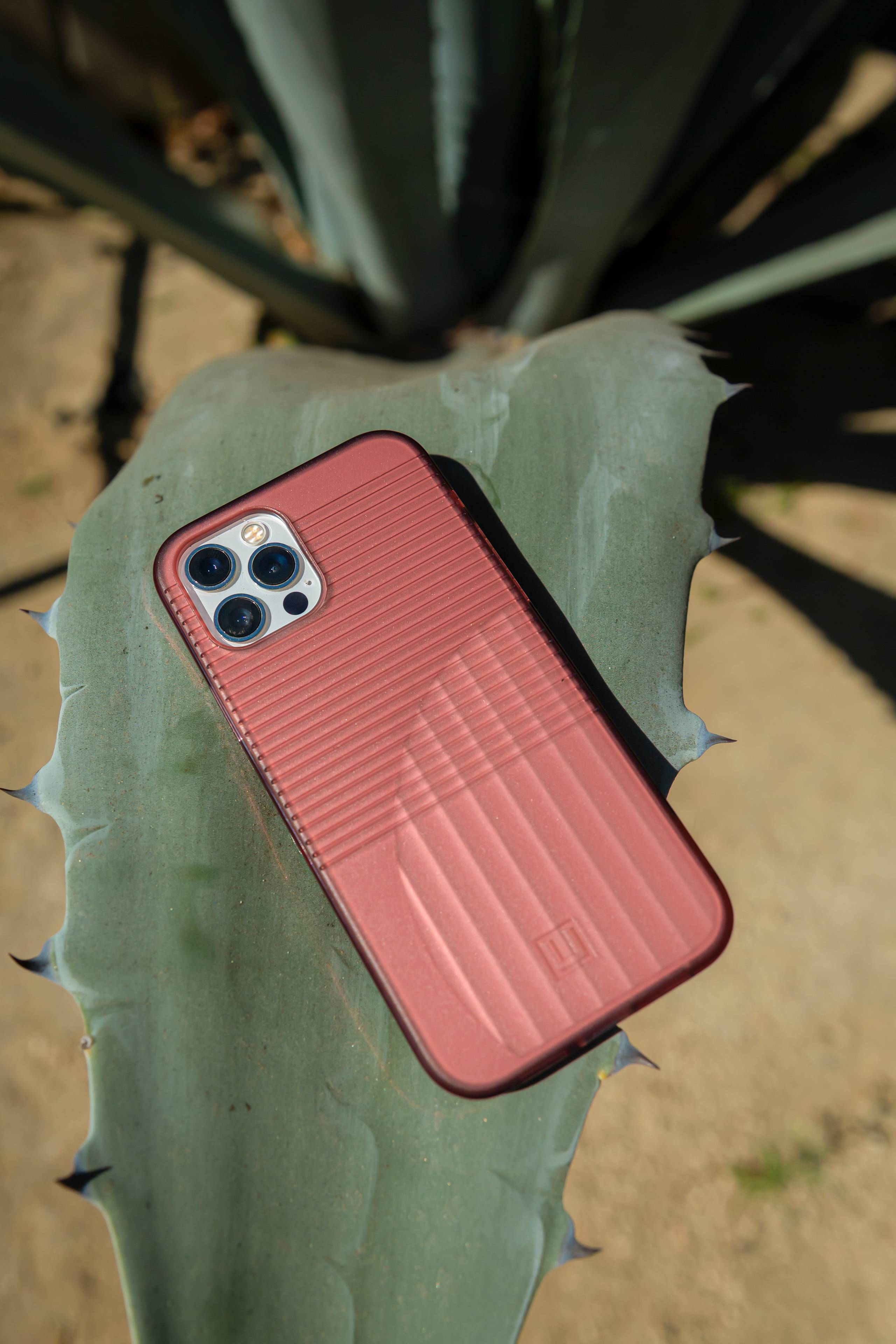UAG Aurora iPhone 12 Pro Max Hülle federleicht