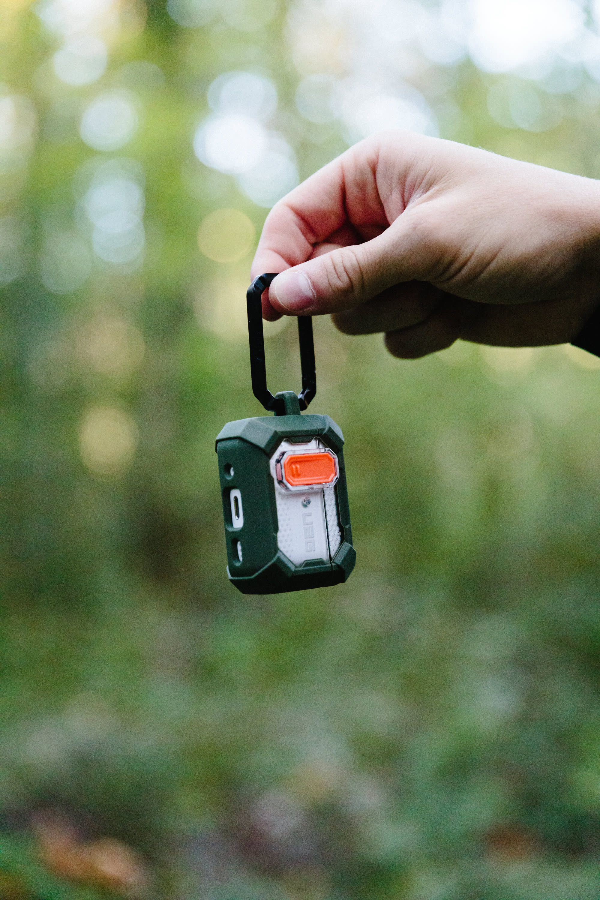 UAG Plasma AirPods 4 2024 Hülle Karabiner
