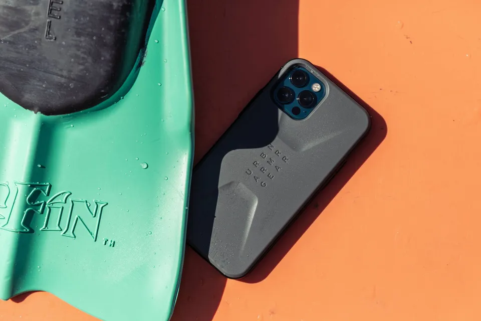 UAG Civilian iPhone 12 Pro Max 5G Handyhülle stoßfest