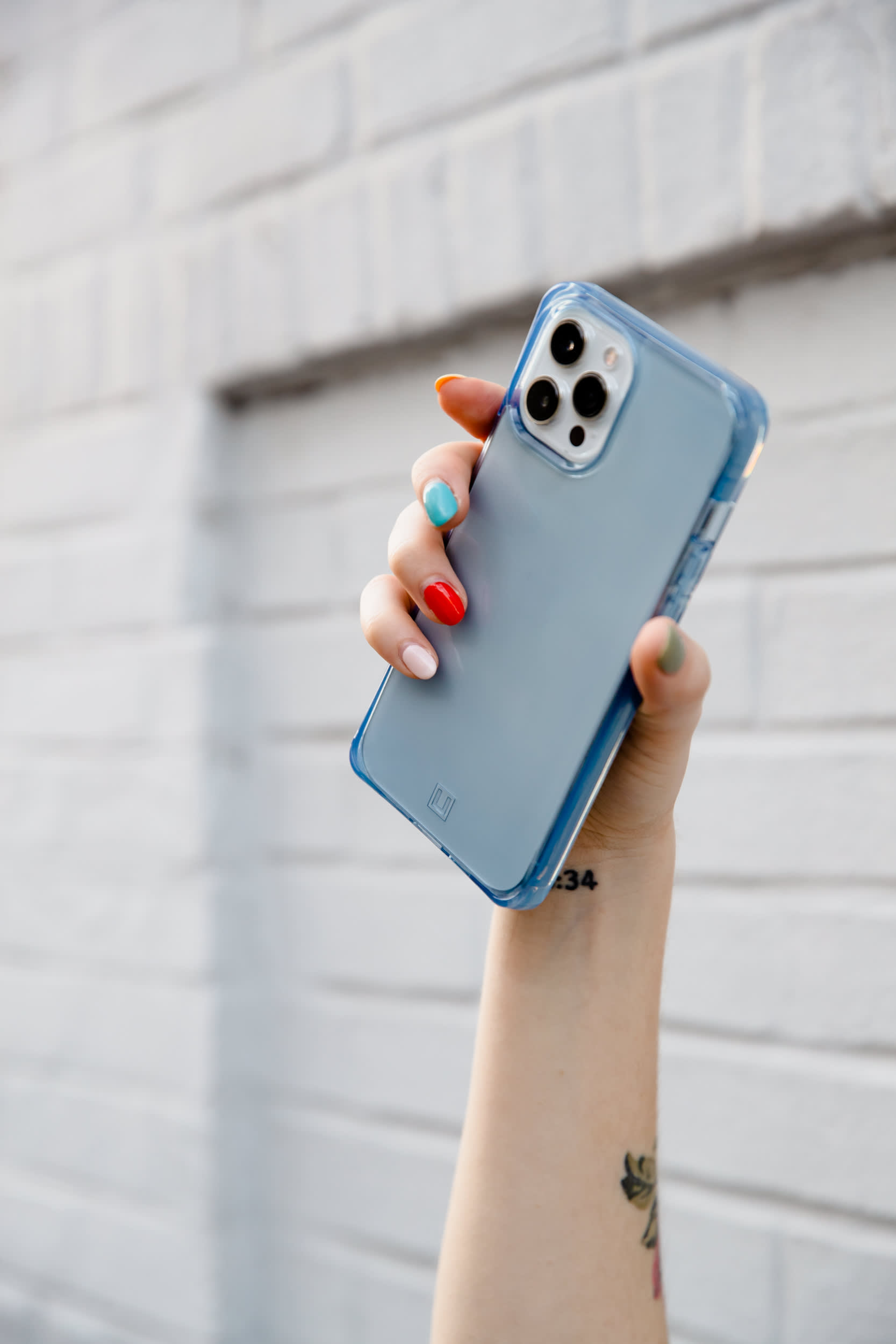 UAG Mouve iPhone 12 5G Schutzhülle matt federleicht