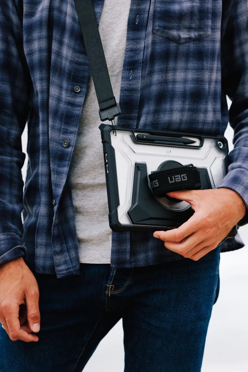 UAG Plasma Surface Pro 12" Hülle mit Ständer Handschlaufe