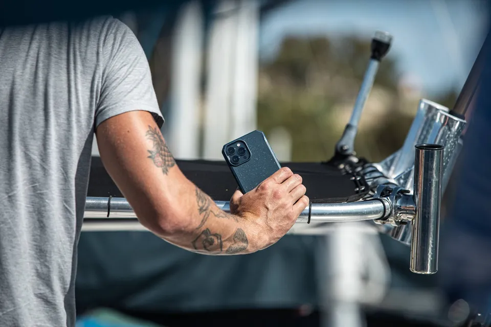 UAG Outback iPhone 13 Pro Max Bio-Hülle Fallschutz