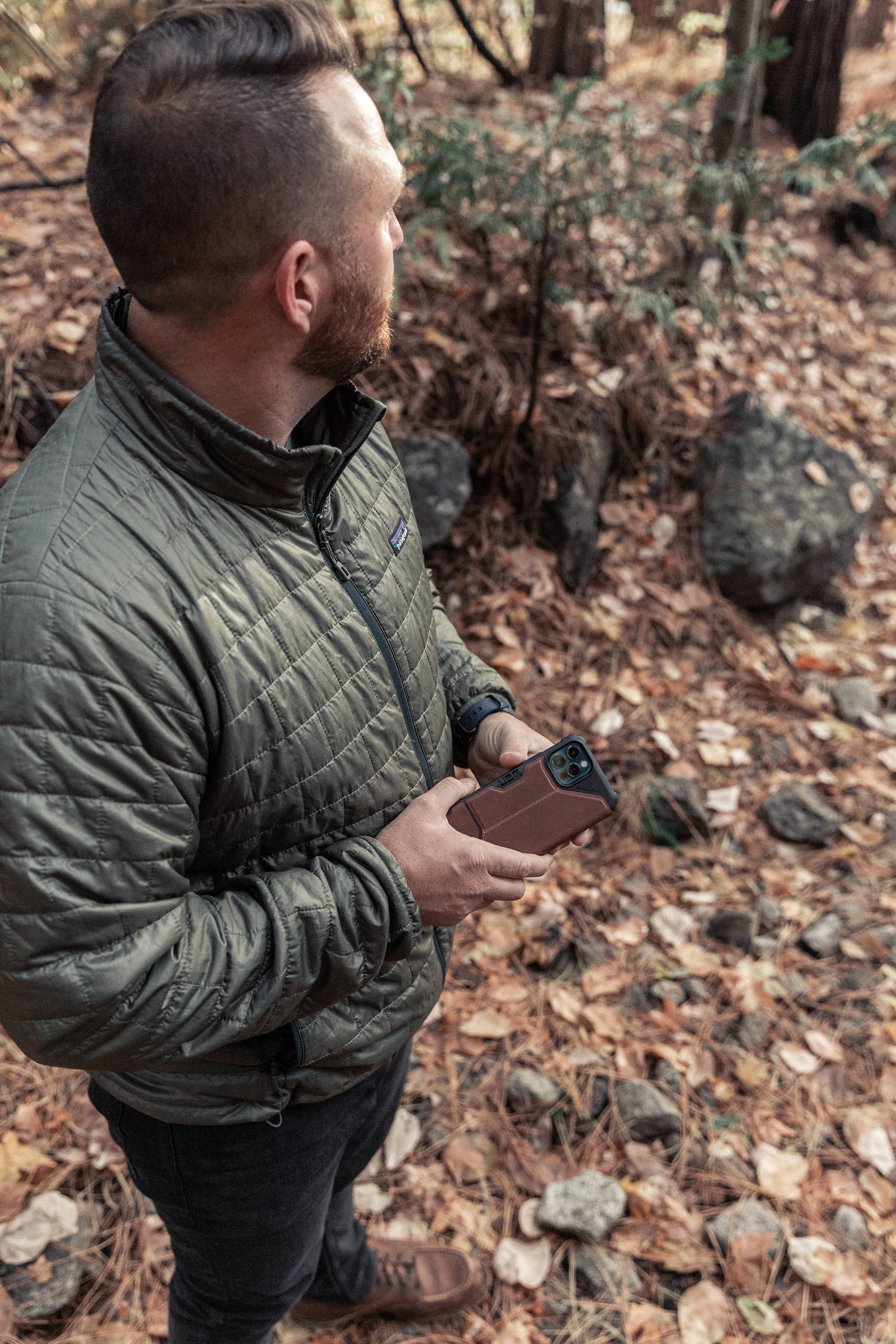 UAG Metropolis Folio iPhone 12 Pro Max Hülle mit Kartenfach