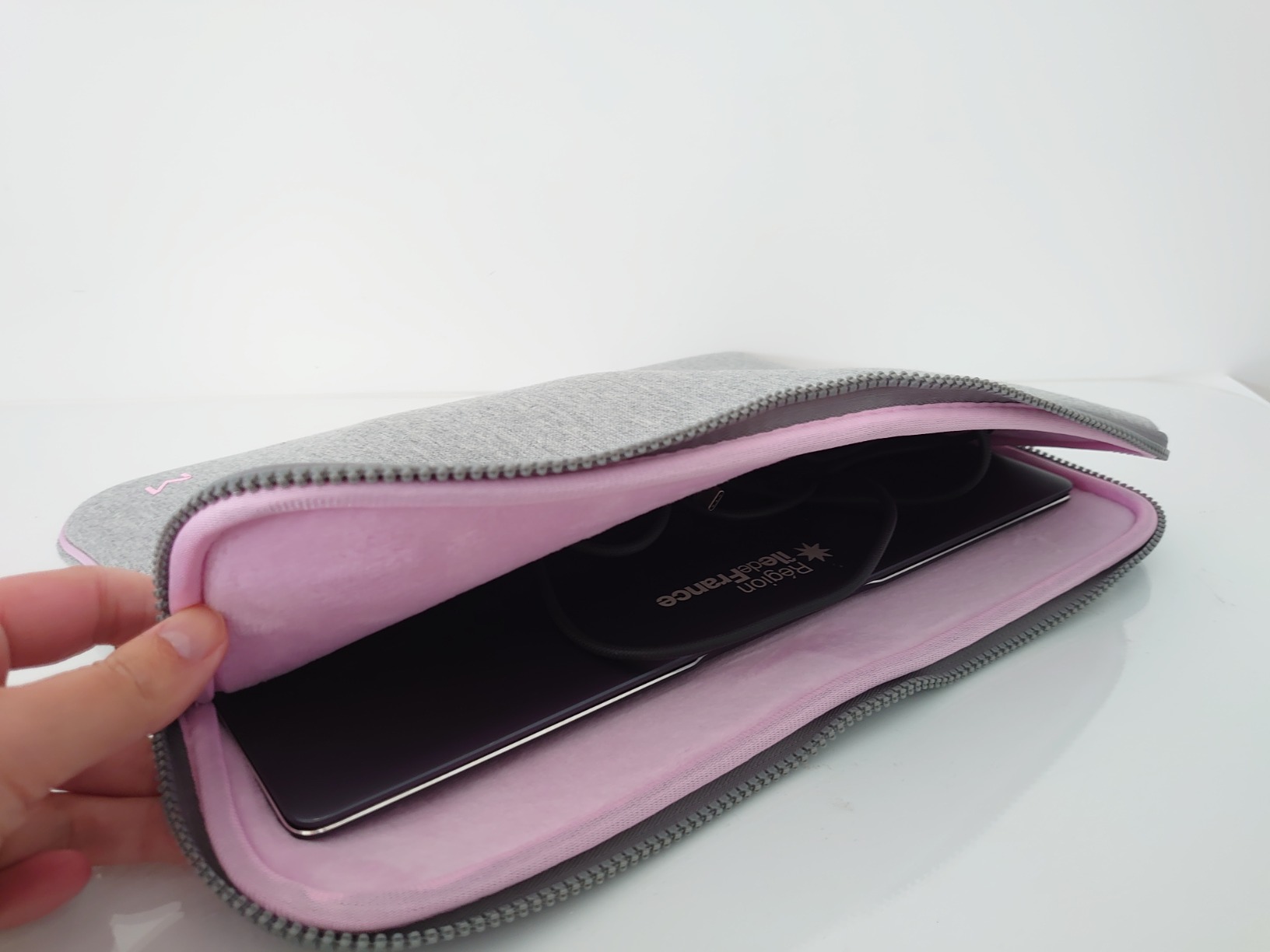 Mobilis Laptop Sleeve 14 Zoll Memory-Foam grau rosa