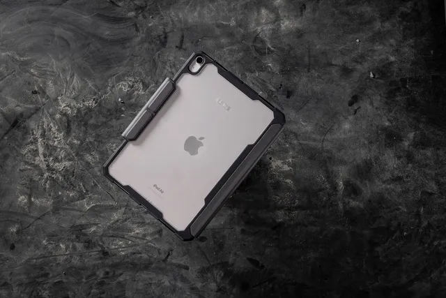 UAG Essential Armor iPad Air 11 M2 2024 Hülle schwarz Folio