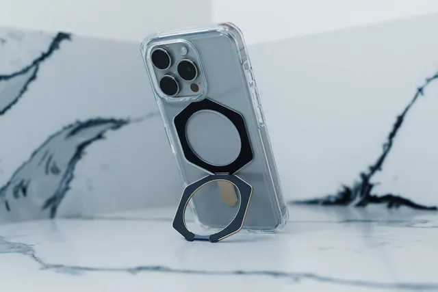 UAG Plyo XTE iPhone 16 Pro Max Hülle MagSafe Ständer