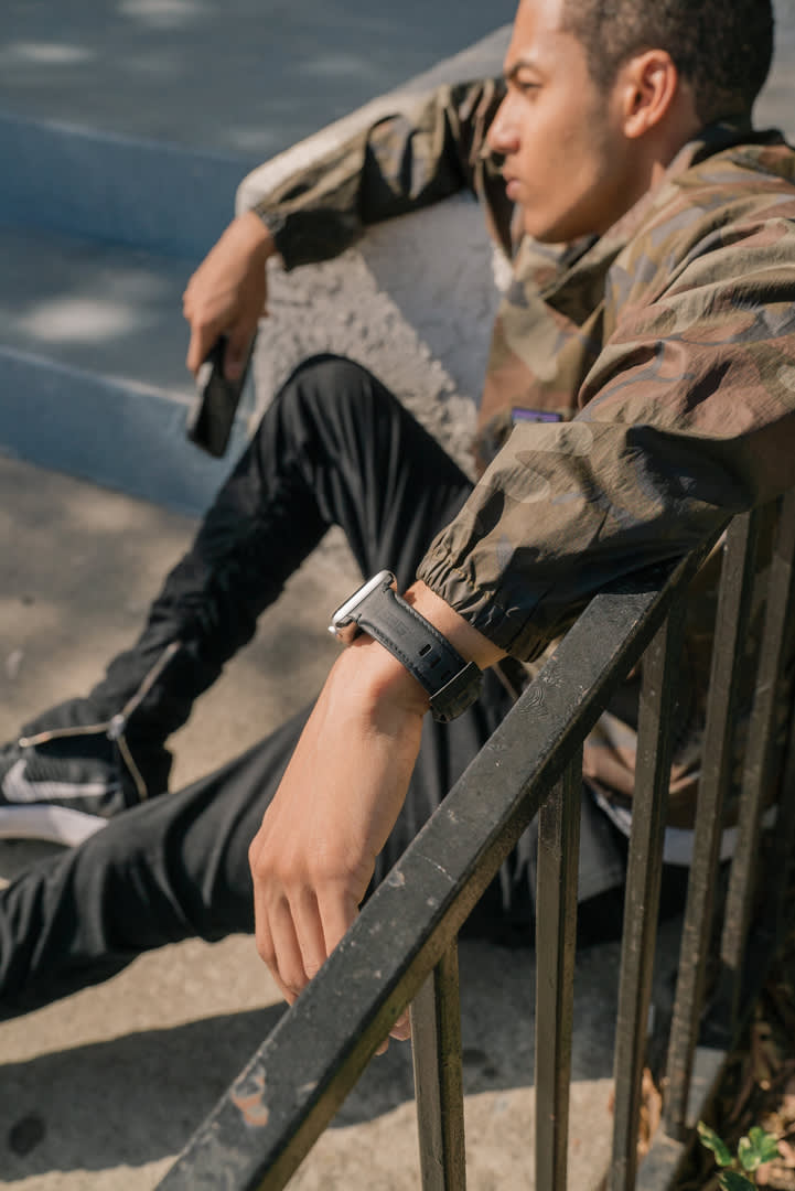 UAG Monarch Lederarmband Apple Watch Italienisches Leder
