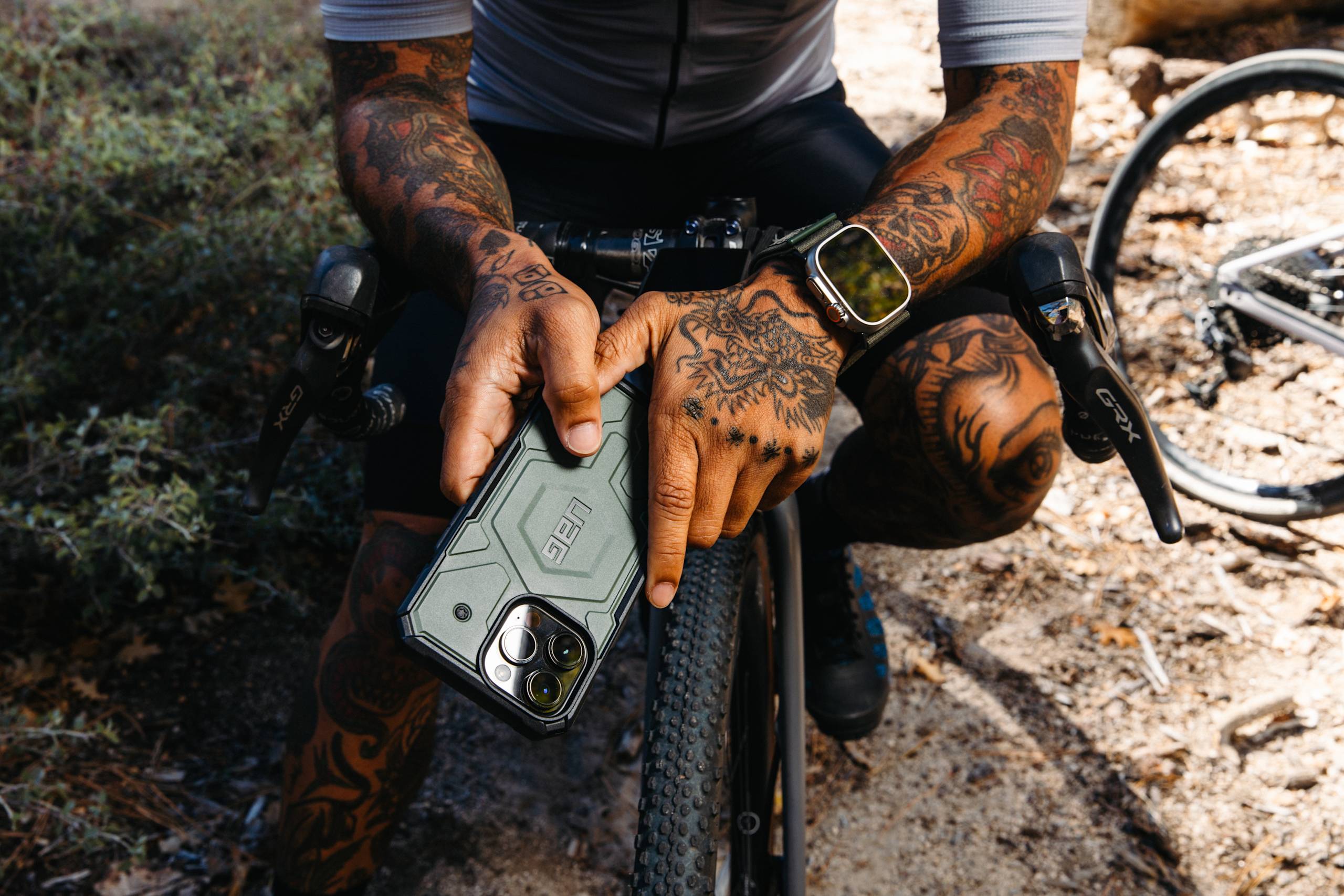 UAG Pathfinder iPhone 14 Plus Hülle MagSafe Stoßfest 5,4m