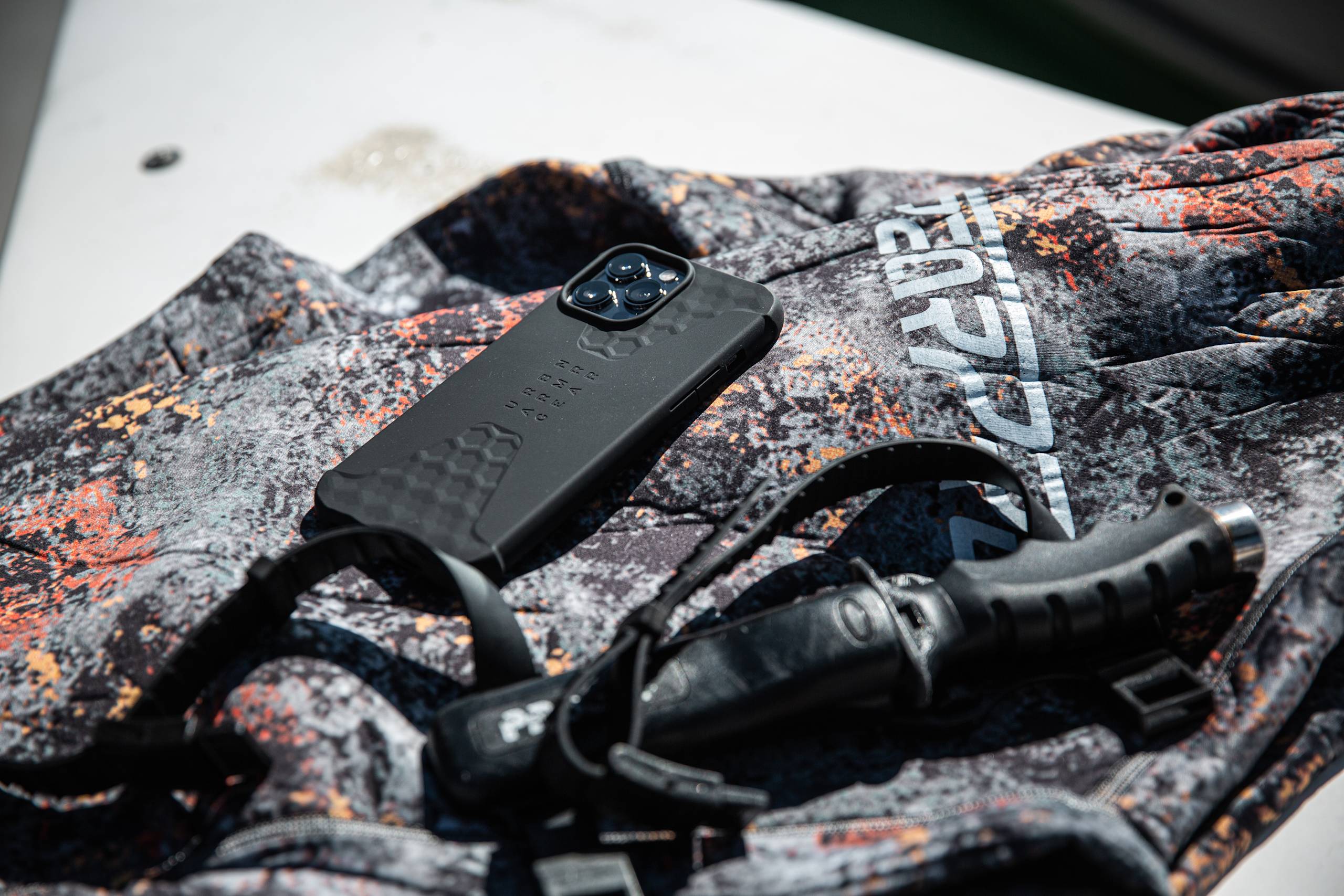 UAG Standard Issue iPhone 13 Pro 5G Hülle Silikon stoßfest