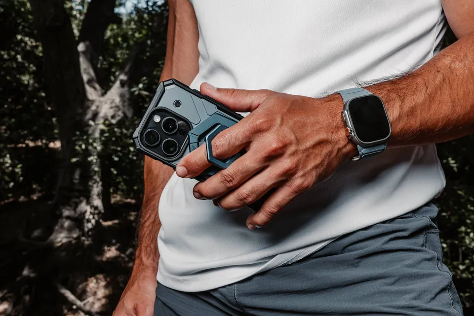 UAG Pathfinder Armband Apple Watch 44/45mm Magnet