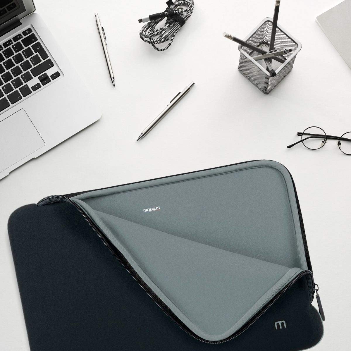 Mobilis Skin Neopren Notebookhülle 15,6 Zoll Schwarz Grau