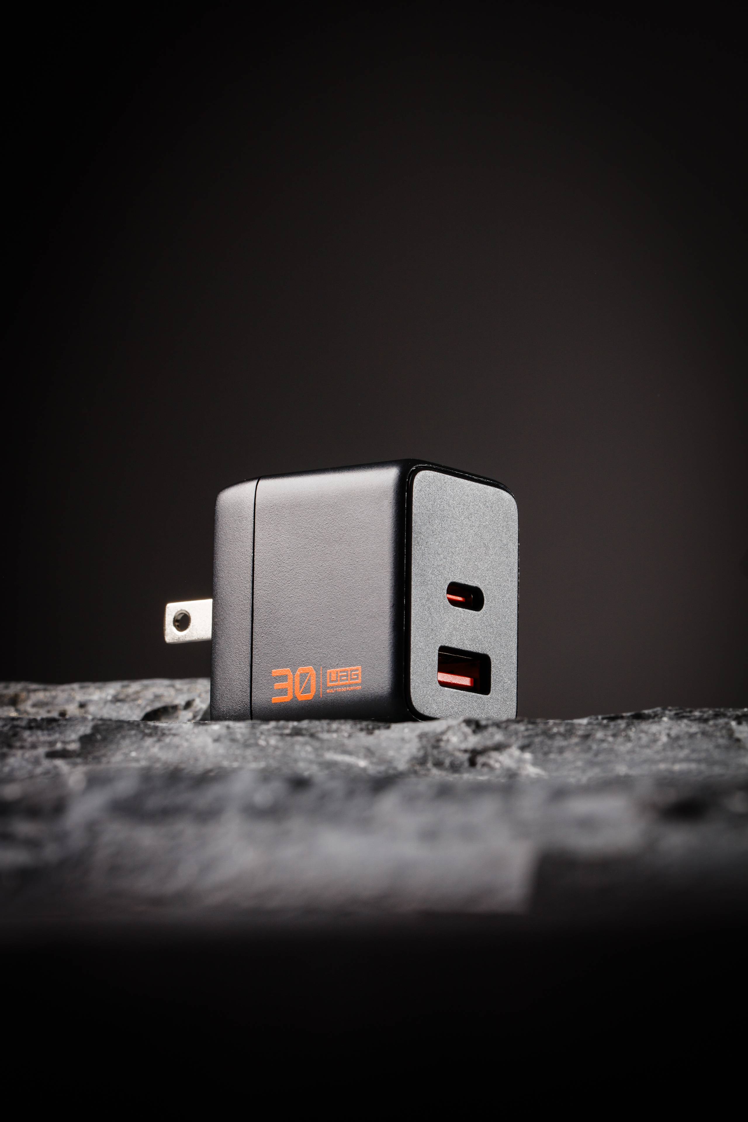 UAG SRGE 30W Wandladegerät 2-Port USB-C GaN