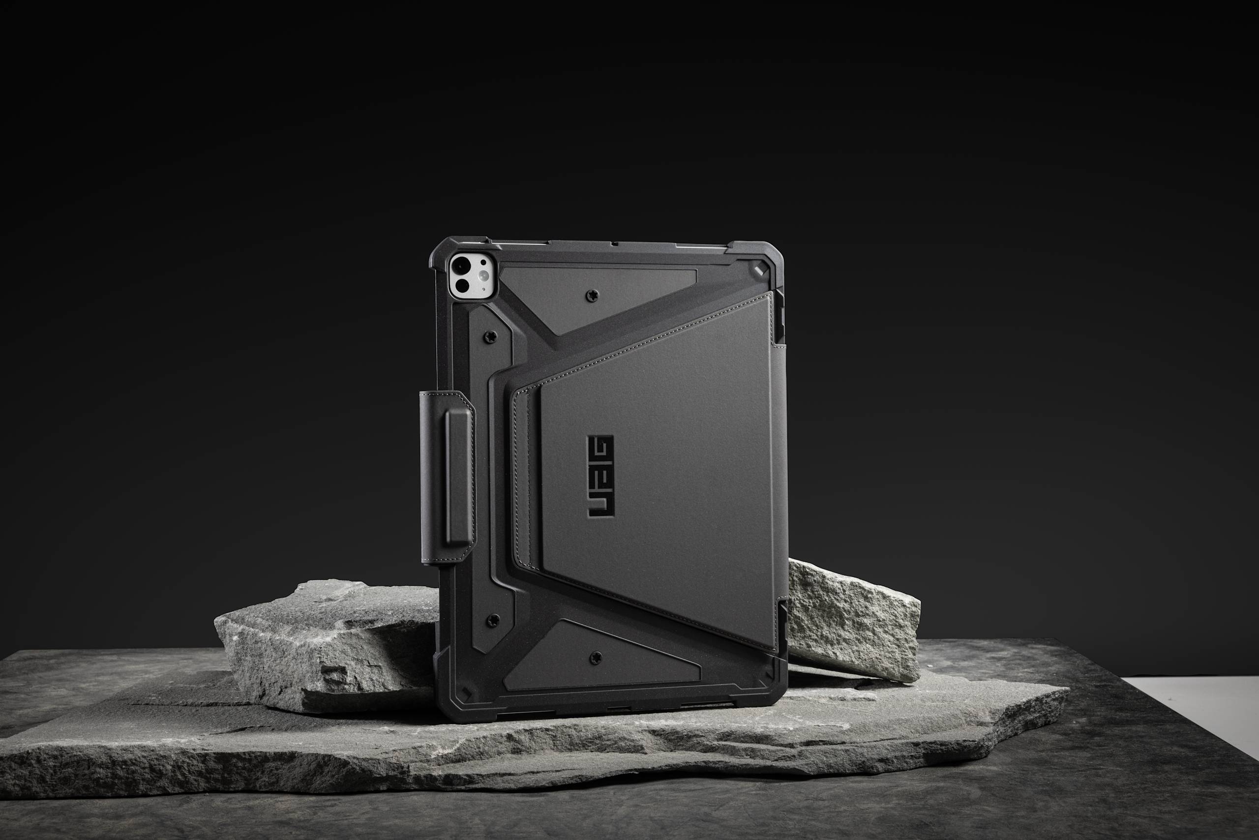 UAG Metropolis SE iPad Pro 11" M4 Folio Hülle schwarz Ständer