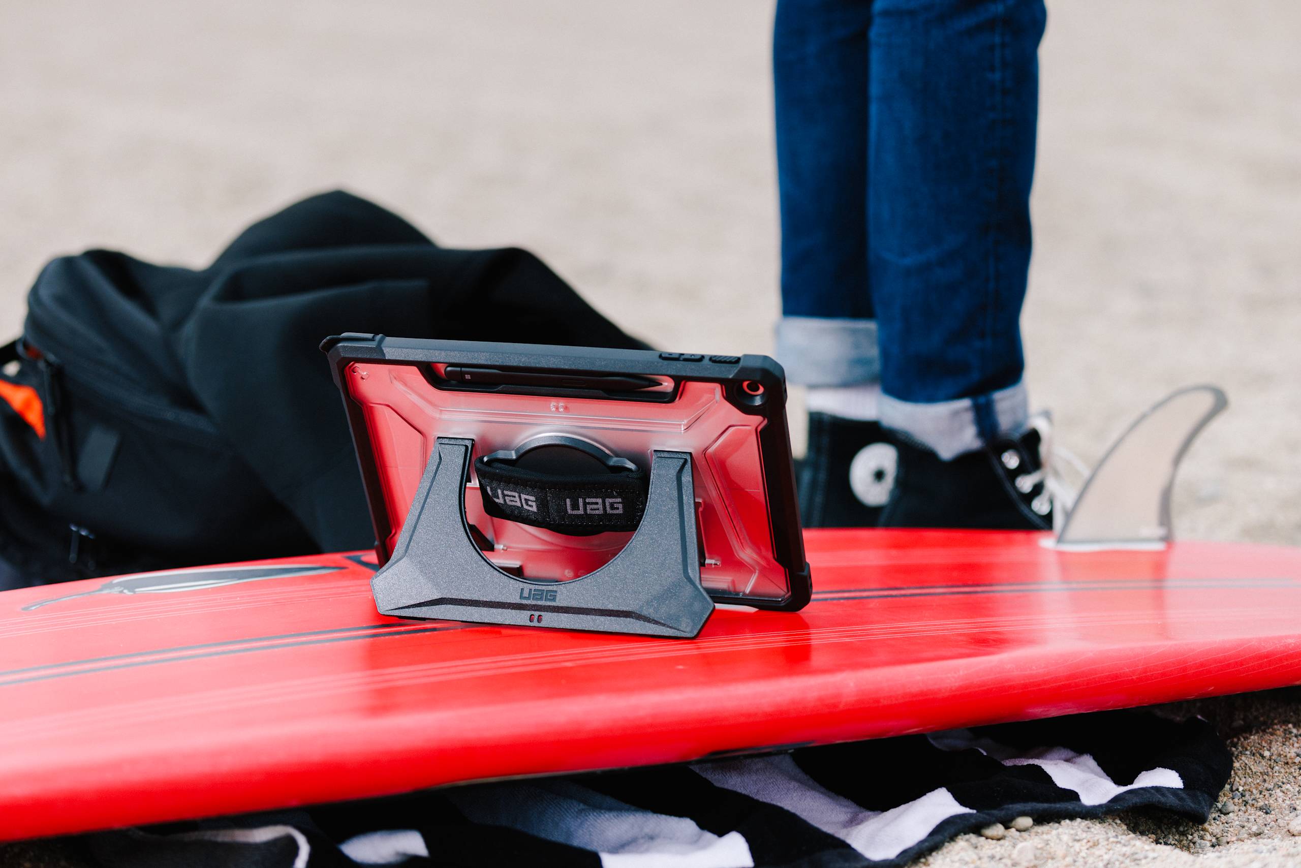 UAG Plasma Surface Pro 12" Hülle mit Ständer Handschlaufe